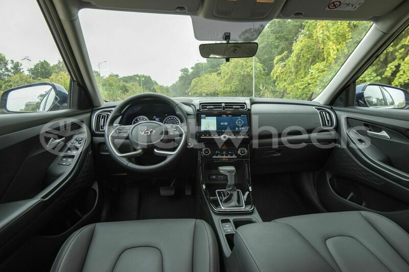 Big with watermark hyundai creta hanoi saigon 39598