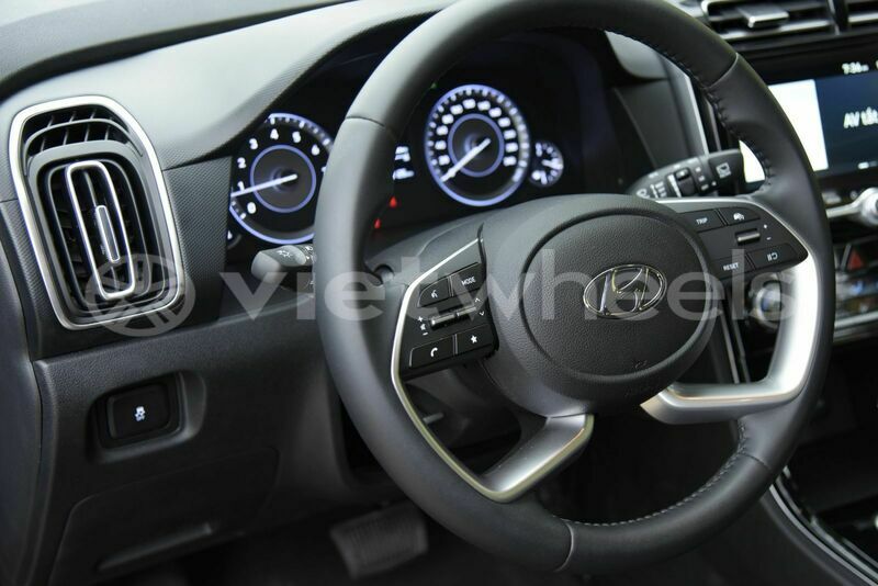Big with watermark hyundai creta hanoi saigon 39598
