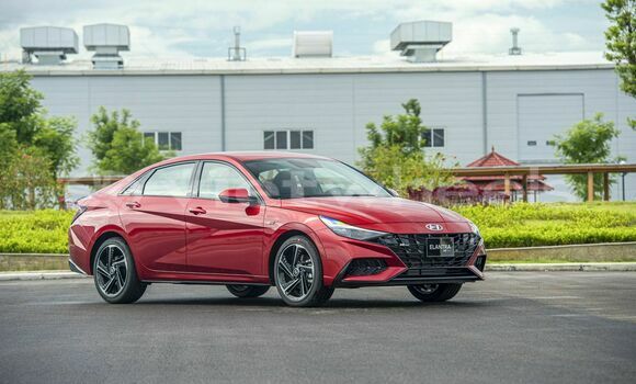 Mua Nhập khẩu Hyundai Elantra 1.6 AT Xe ô tô Mua Nhập khẩu Hyundai Elantra 1.6 AT Xe ô tô