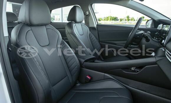 Mua Nhập khẩu Hyundai Elantra 1.6 AT Xe ô tô Mua Nhập khẩu Hyundai Elantra 1.6 AT Xe ô tô