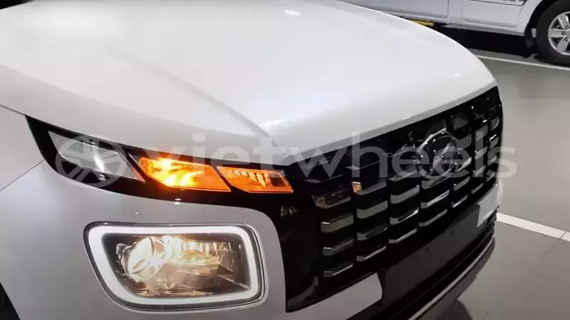 Big with watermark hyundai venue hanoi saigon 39606