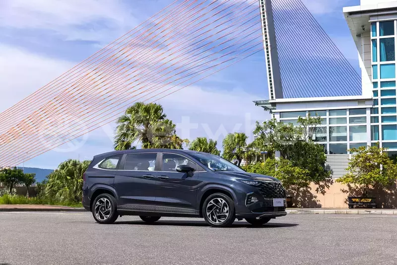 Big with watermark hyundai custin hanoi saigon 39607