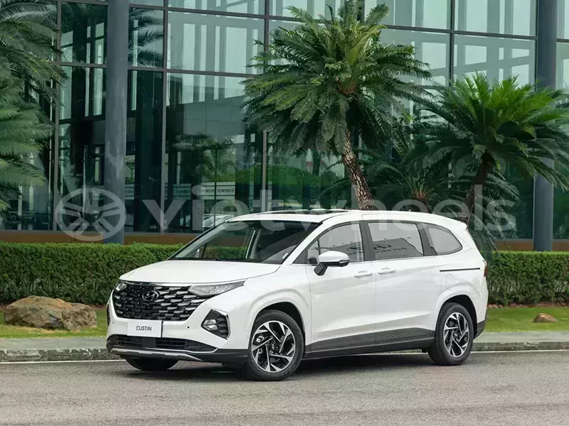 Big with watermark hyundai custin hanoi saigon 39608