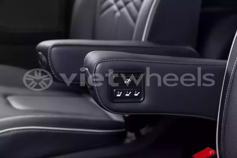 Big with watermark hyundai custin hanoi saigon 39608