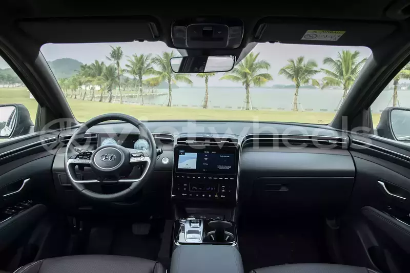 Big with watermark hyundai tucson hanoi saigon 39612