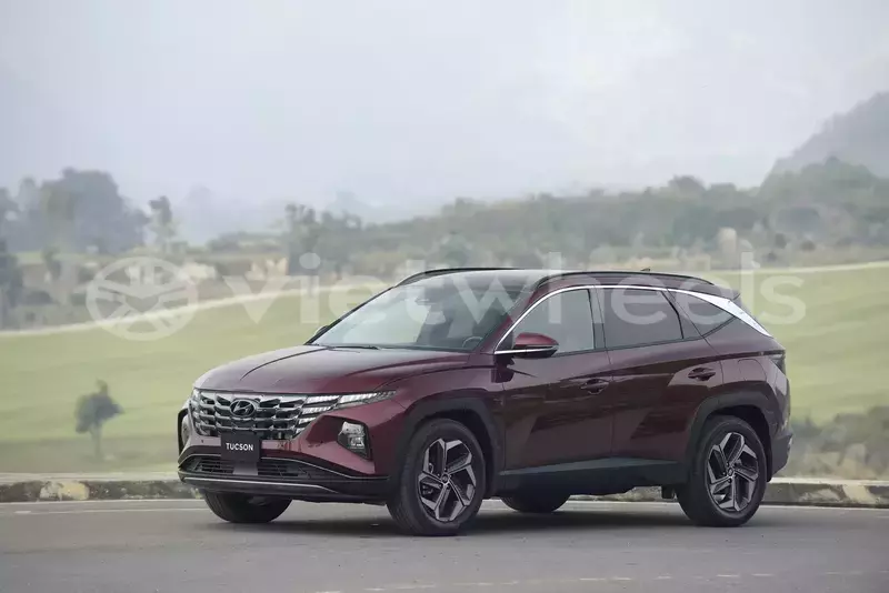 Big with watermark hyundai tucson hanoi saigon 39613