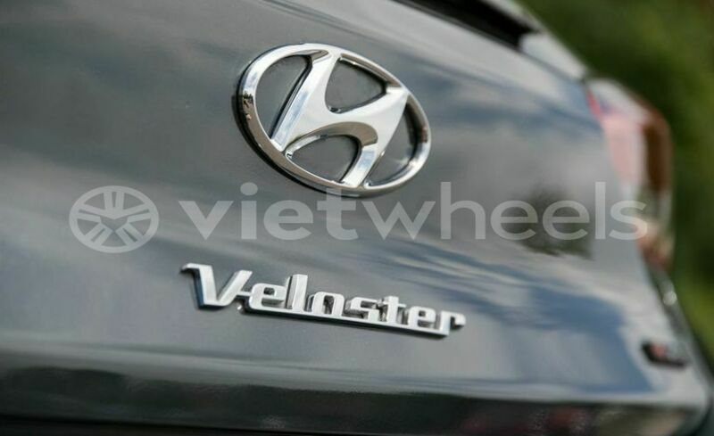 Big with watermark hyundai veloster hanoi saigon 39625