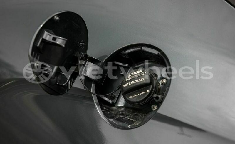 Big with watermark hyundai veloster hanoi saigon 39625