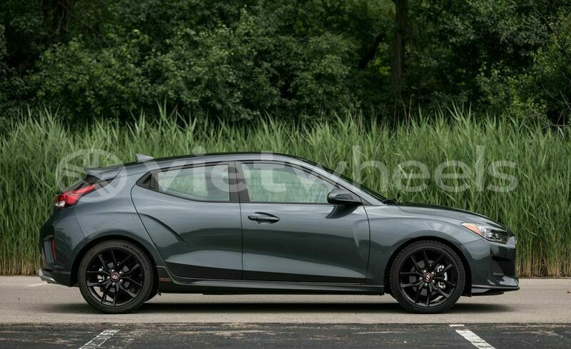 Big with watermark hyundai veloster hanoi saigon 39625