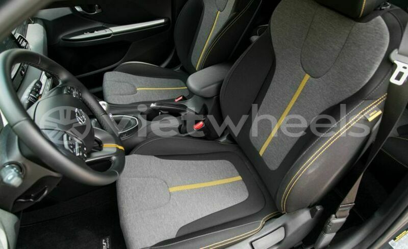 Big with watermark hyundai veloster hanoi saigon 39625