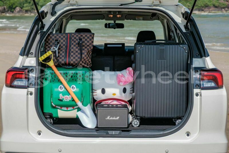 Big with watermark toyota avanza at hanoi saigon 39637
