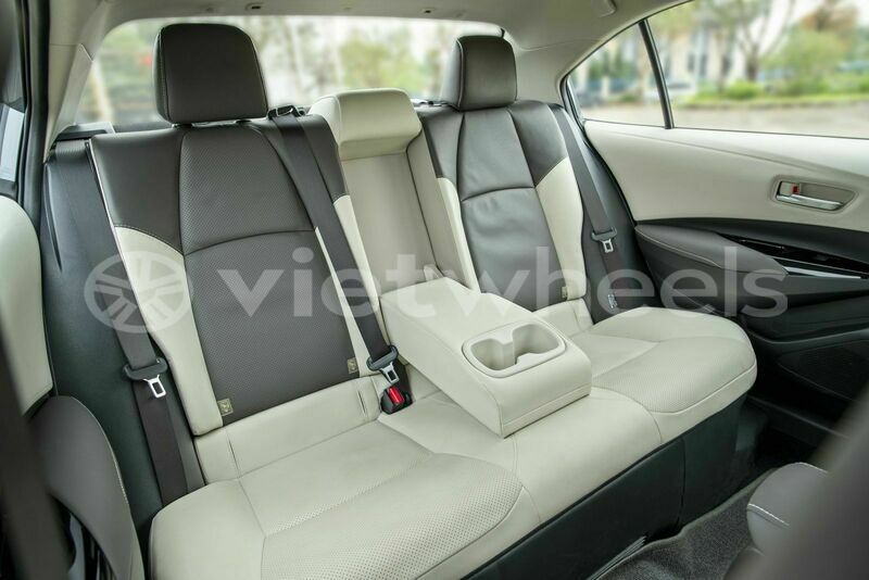 Big with watermark toyota corolla altis hanoi saigon 39642