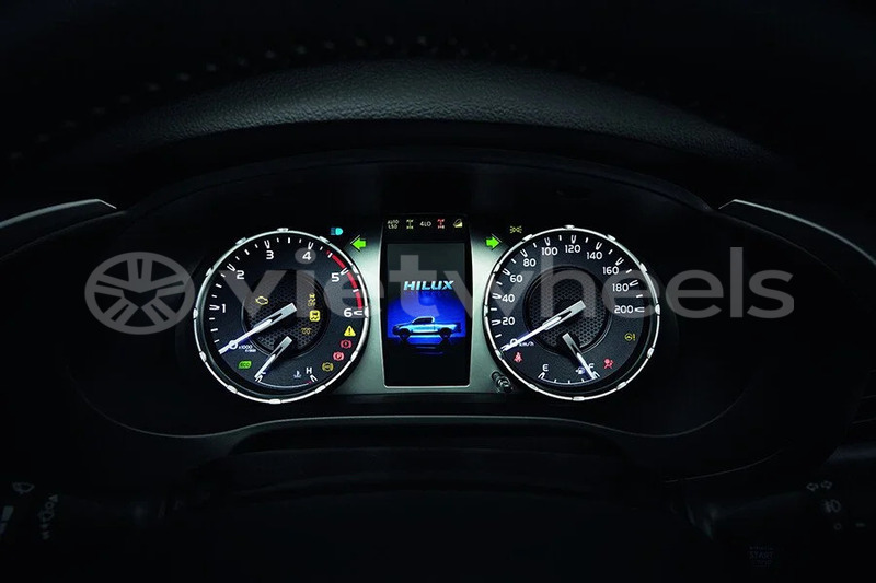 Big with watermark toyota hilux hanoi saigon 39645
