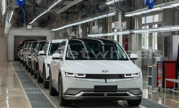 Buy New Hyundai Xe Hyundai loại Car
