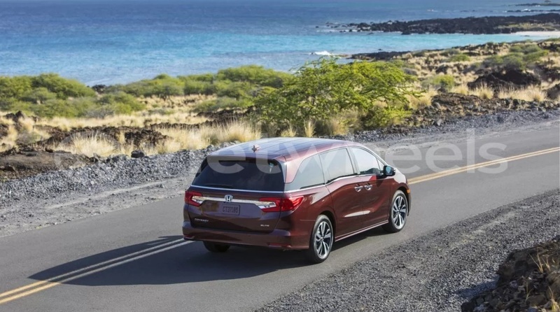Big with watermark honda odyssey hanoi saigon 39717