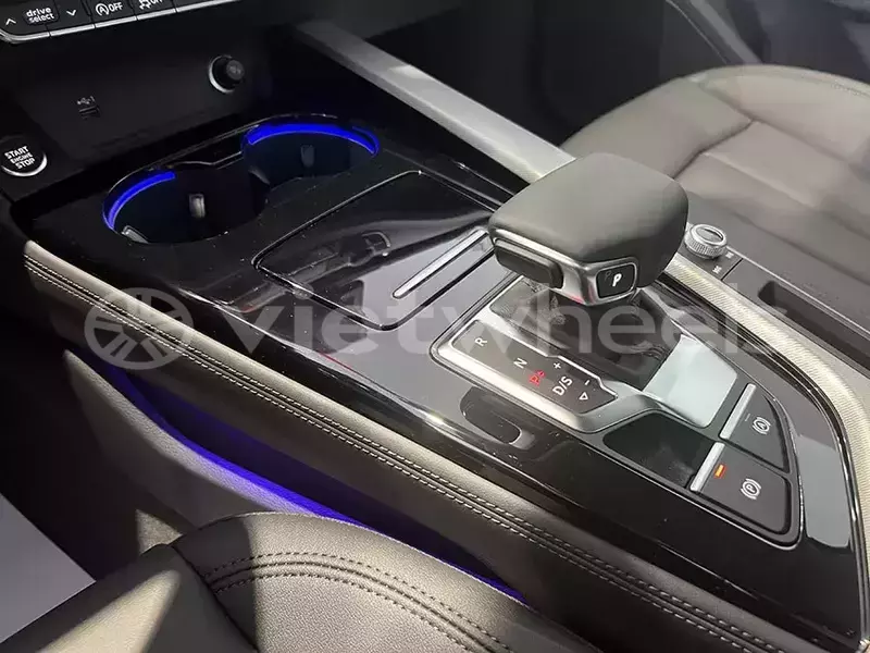 Big with watermark audi a4 sedan hanoi saigon 44606