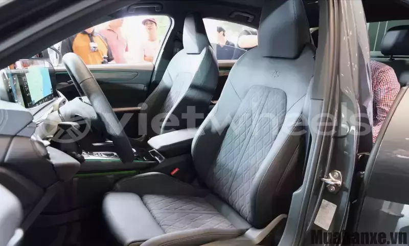 Big with watermark audi a6 hanoi saigon 44826