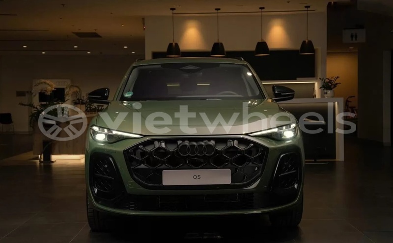 Big with watermark audi q5 hanoi saigon 46069