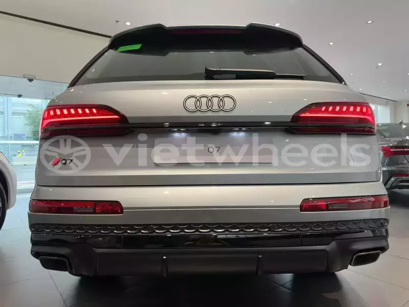 Big with watermark audi q7 hanoi saigon 46070