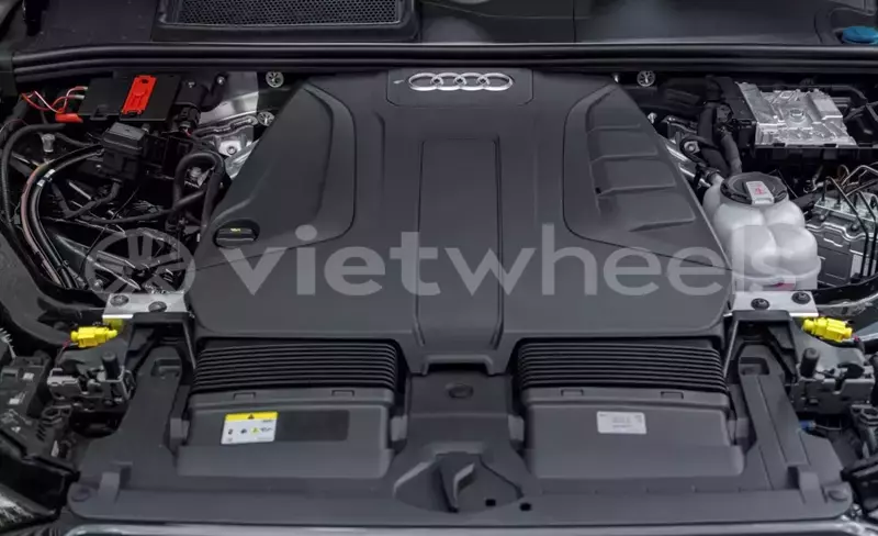 Big with watermark audi q7 hanoi saigon 46070