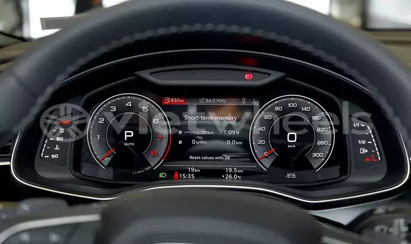 Big with watermark audi q7 hanoi saigon 46071