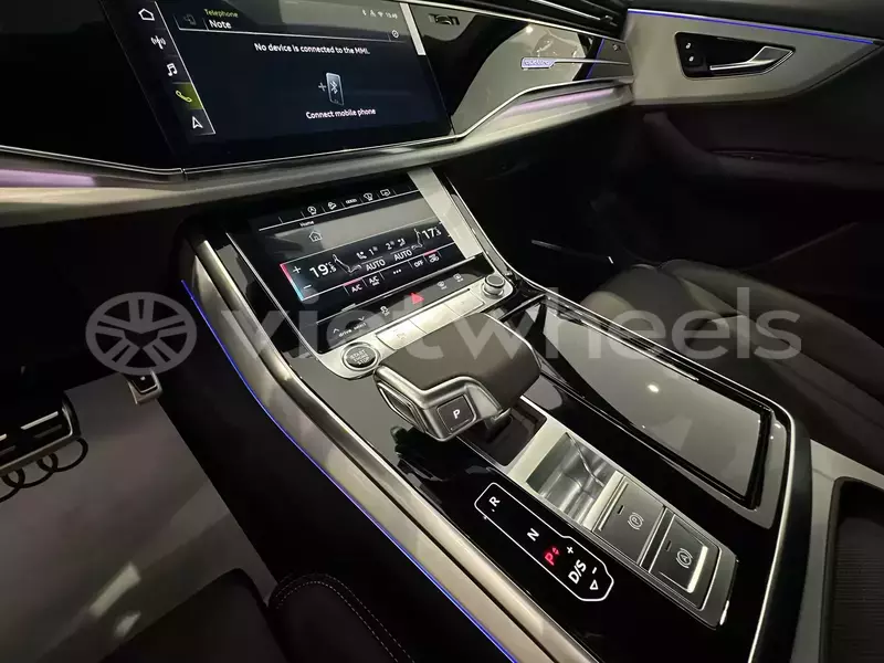 Big with watermark audi q7 hanoi saigon 46071