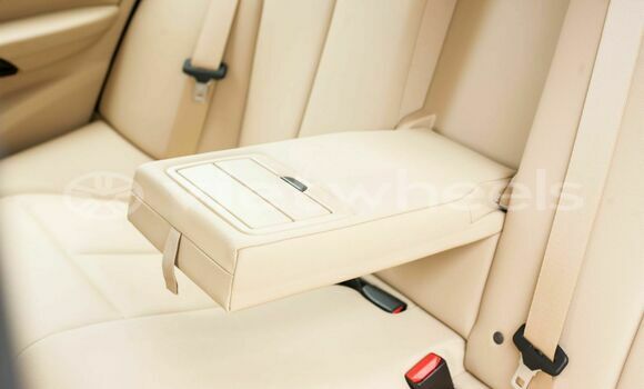 Mua Nhập khẩu BMW 320i Xe ô tô Mua Nhập khẩu BMW 320i Xe ô tô