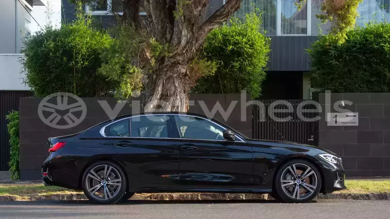 Big with watermark bmw 3 series hanoi saigon 46115