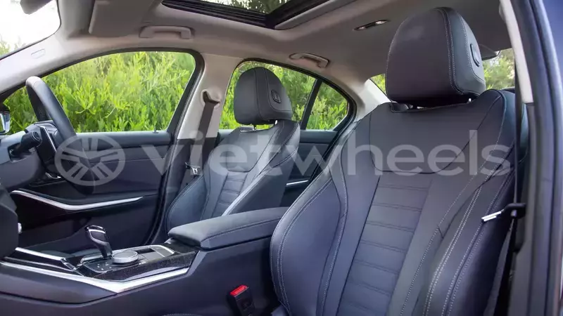 Big with watermark bmw 3 series hanoi saigon 46115