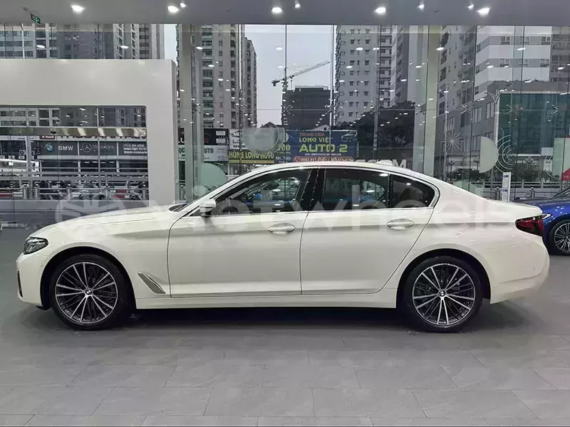 Big with watermark bmw 5 series hanoi saigon 46120