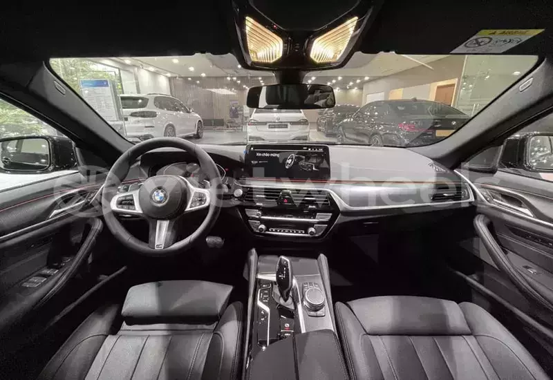 Big with watermark bmw 5 series hanoi saigon 46120