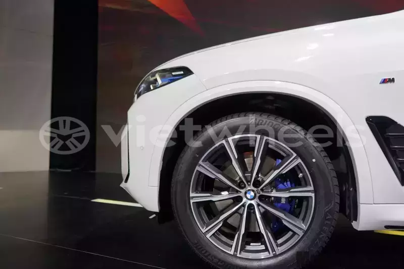 Big with watermark bmw x5 hanoi saigon 46147