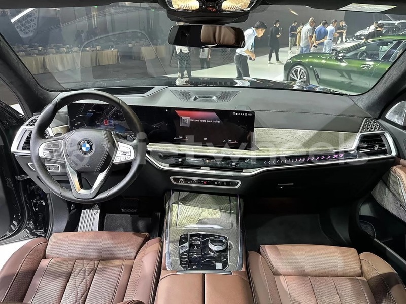 Big with watermark bmw x7 drive40i hanoi saigon 46150