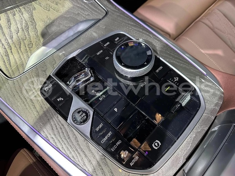 Big with watermark bmw x7 drive40i hanoi saigon 46150