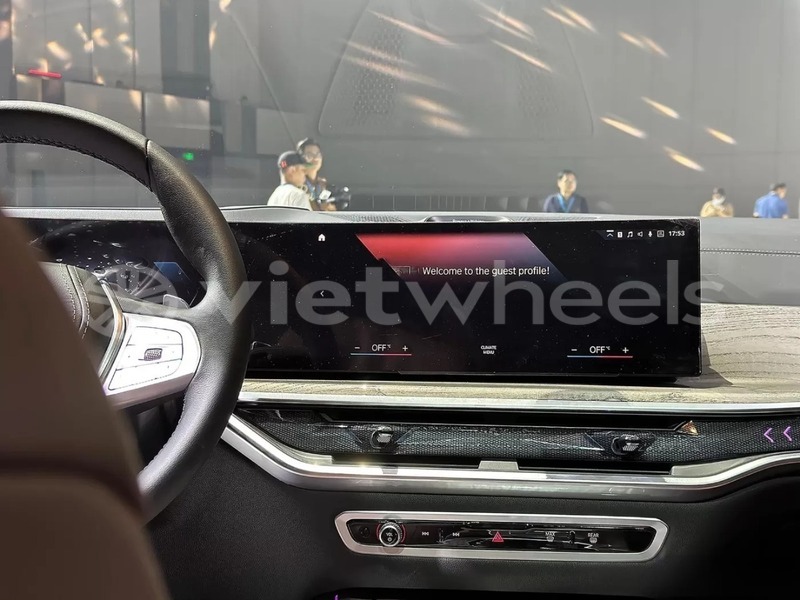 Big with watermark bmw x7 drive40i hanoi saigon 46151