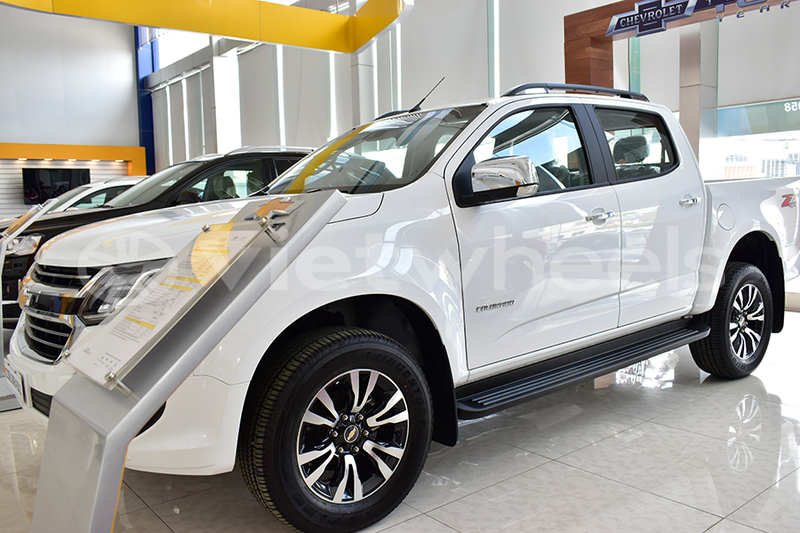 Big with watermark chevrolet colorado hanoi saigon 46159