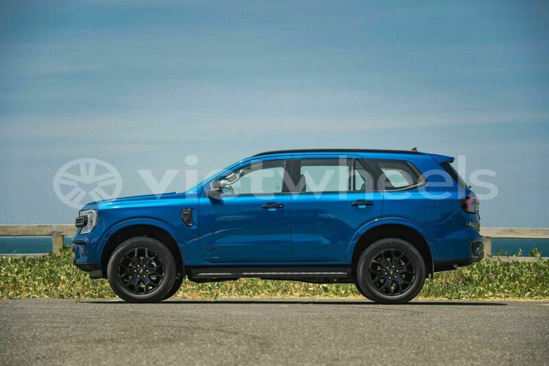 Big with watermark ford everest hanoi saigon 46185