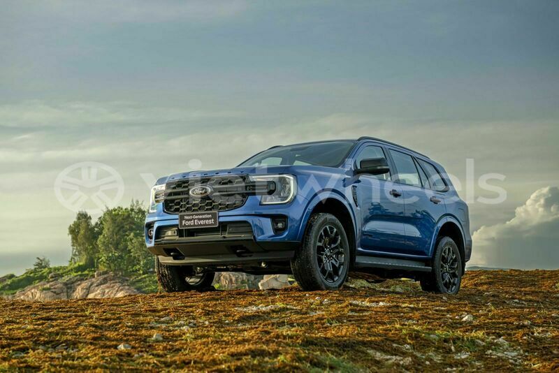Big with watermark ford everest hanoi saigon 46185