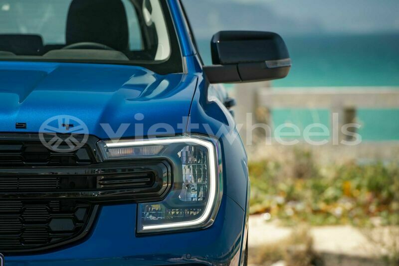 Big with watermark ford everest hanoi saigon 46185
