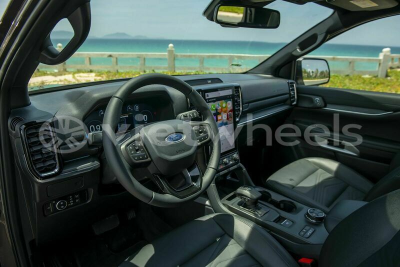 Big with watermark ford everest hanoi saigon 46187