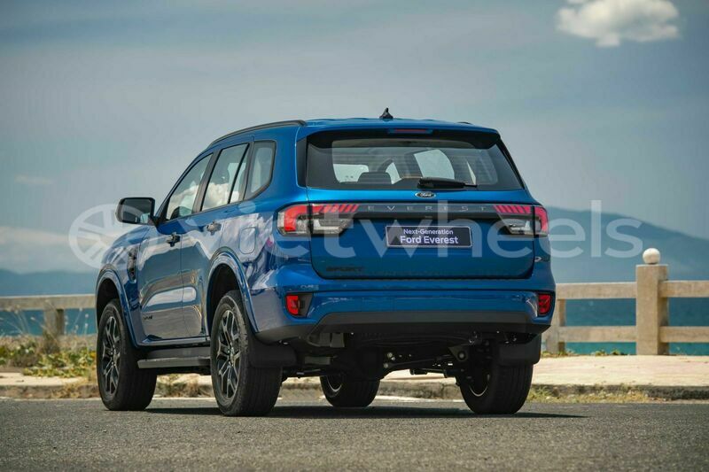Big with watermark ford everest hanoi saigon 46189