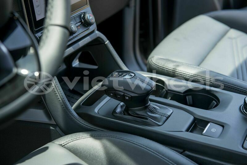 Big with watermark ford everest hanoi saigon 46189
