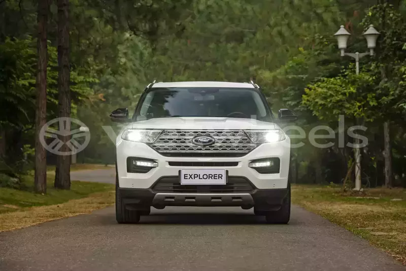 Big with watermark ford explorer hanoi saigon 46191