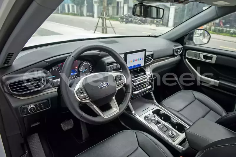 Big with watermark ford explorer hanoi saigon 46191