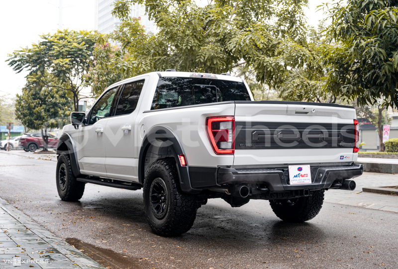 Big with watermark ford f150 hanoi saigon 46192
