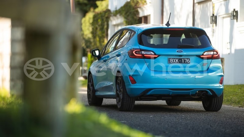 Big with watermark ford fiesta hanoi saigon 46193