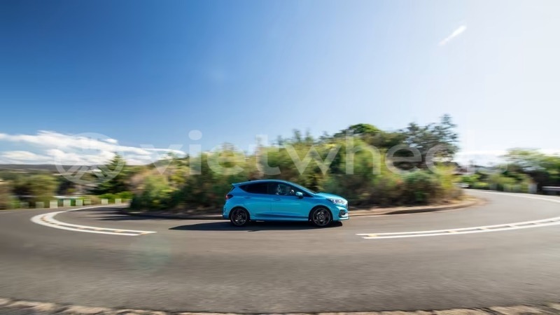 Big with watermark ford fiesta hanoi saigon 46193