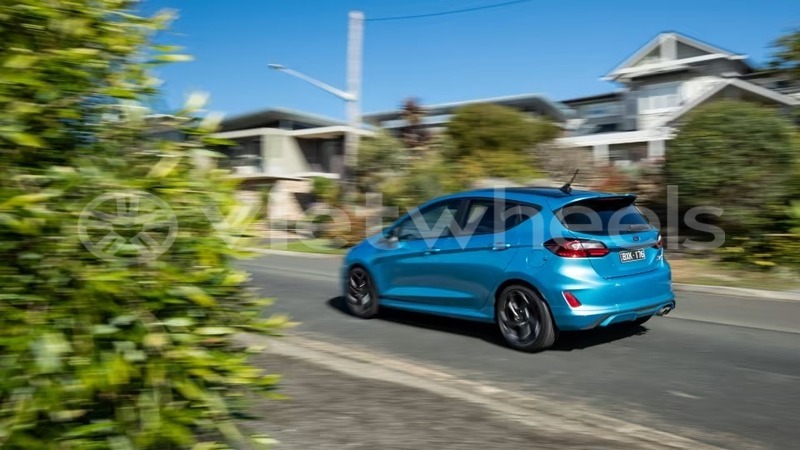 Big with watermark ford fiesta hanoi saigon 46193