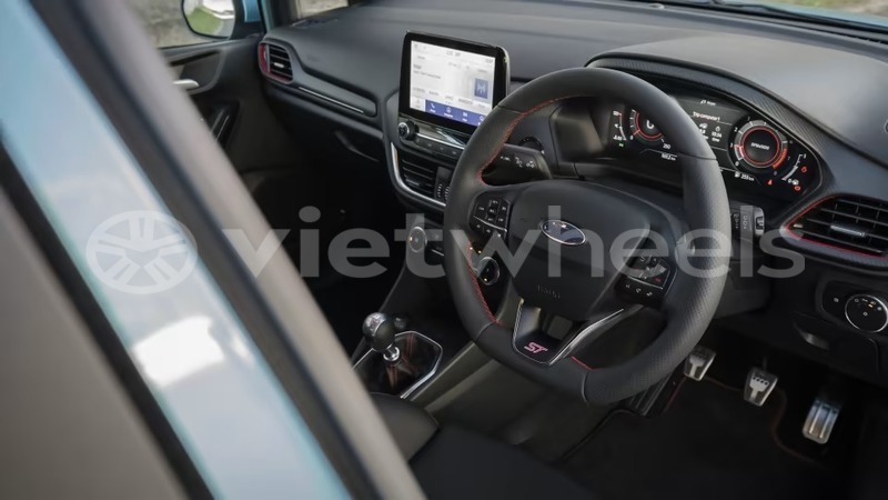 Big with watermark ford fiesta hanoi saigon 46194