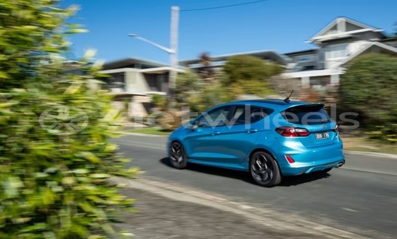 Mua Nhập khẩu Ford Fiesta Xe ô tô Mua Nhập khẩu Ford Fiesta Xe ô tô